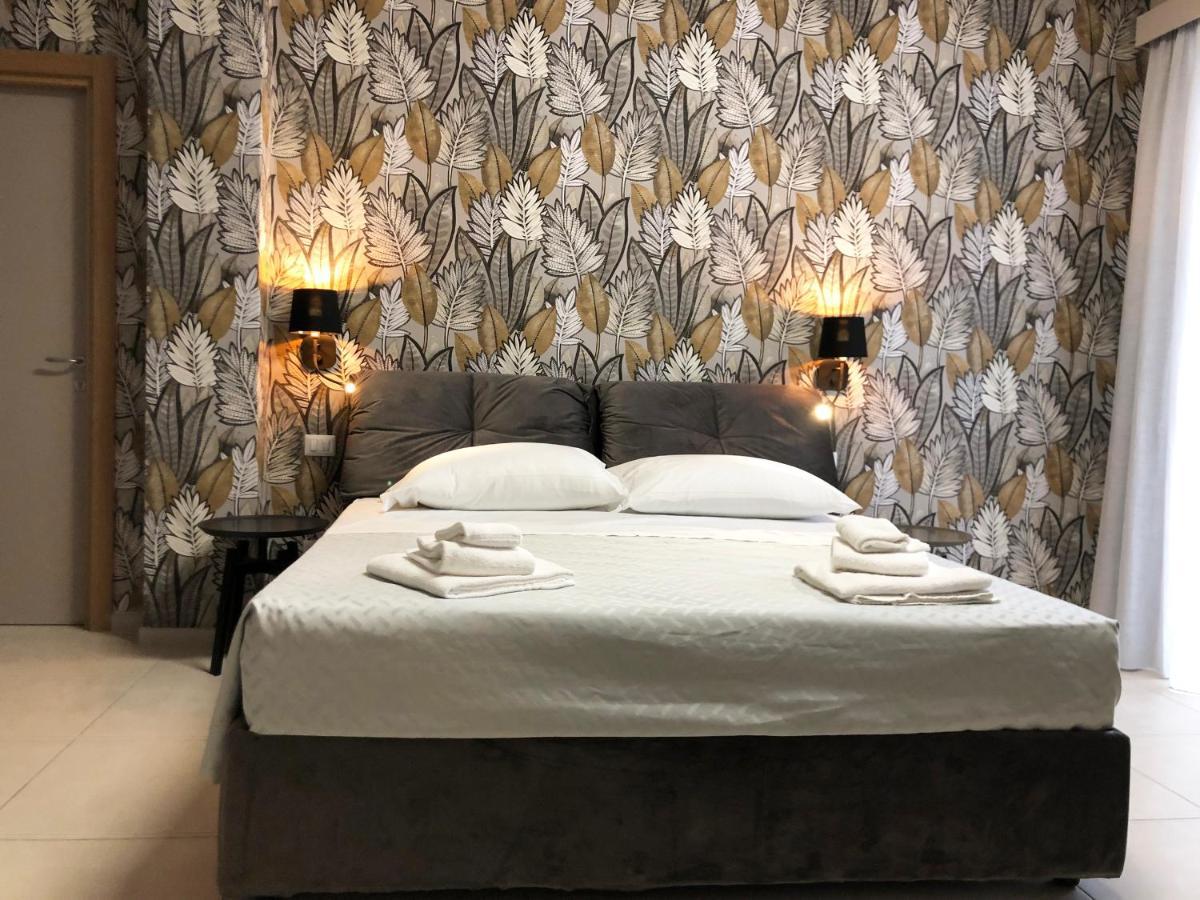 Dante 3 Guesthouse By Apulia Accommodation Bari Bagian luar foto